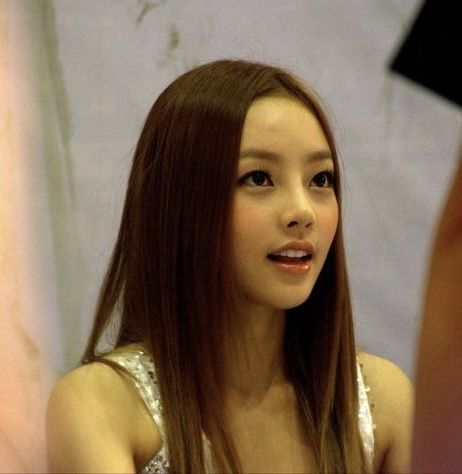 Korea 2000s, Goo Hara Icon, Asian Y2k, Goo Hara Kara, Gyuri Kara, Go Hara, 2000s Icons, Go Ara, Goo Hara