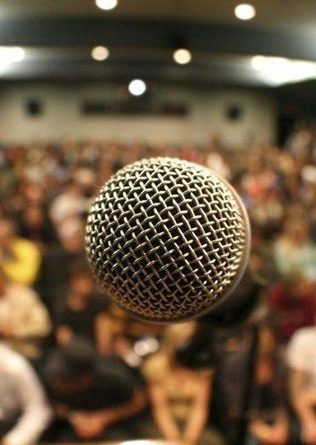 Effective Presentation, Public Speaking Tips, Great Presentations, Public Speaker, Speaking Skills, Public Speaking, Motivational Speaker, Online Education, Marketing Courses