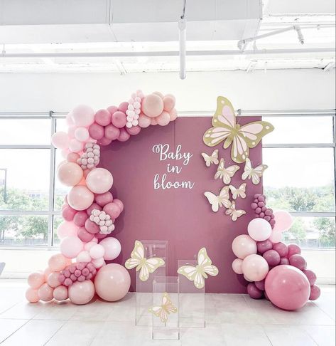 Butterfly Theme Backdrop, Balon Decoration, Butterfly 1st Birthday, Butterfly Themed Birthday Party, Butterfly Birthday Theme, Butterfly Baby Shower Theme, Butterfly Birthday Cakes, Baby Birthday Decorations, Simple Birthday Decorations