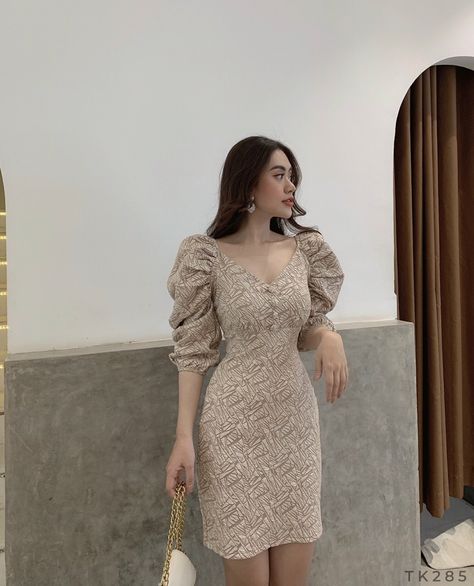 Dresses For Batch Party, Birthday Party Dresses For Women Outfit Ideas, Stylish Sleeves Designs For Dresses, Fit Dress Outfit, Chic Dresses Classy Party, Sunday Dress Design, Net Dress Design, Korean Fashion Women Dresses, Simple Frocks