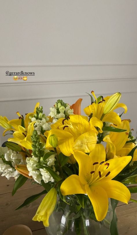 Yellow Lily Flower, Yellow Lilies, Yellow Wedding Flowers, Yellow Bouquets, Lily Bouquet, Boquette Flowers, Flowers Yellow, Nothing But Flowers, Coffee Aesthetic