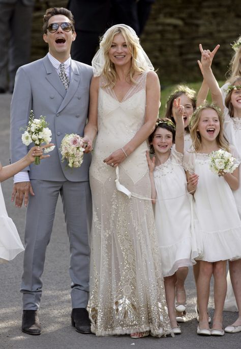 Ms. Moss Nuptials Blake Lively Wedding Dress, Kate Moss Wedding Dress, Blake Lively Wedding, Kate Moss Wedding, Jamie Hince, Famous Wedding Dresses, Moss Wedding, Celebrity Bride, Celebrity Wedding Dresses