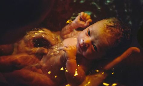 Video of Woman Giving Birth in a Stream Still Going Strong | Detroit and Ann Arbor Metro Parent Home Birth Photography, Birth Pool, Easy Labor, Birth Photos, Water Birth, Hospital Birth, Birth Doula, Birth Center, Birth Labor