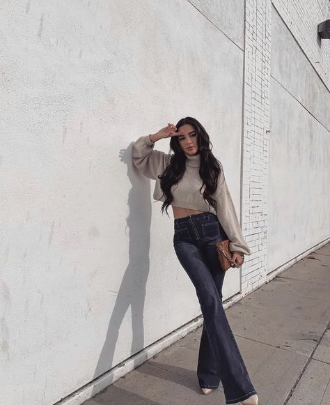 Cute Modeling Poses, Manpreet Kaur, Alyssa Nicole, How To Pose For Pictures, Ootd Poses, Friend Poses Photography, Stylish Photo Pose, Pic Pose, Standing Poses