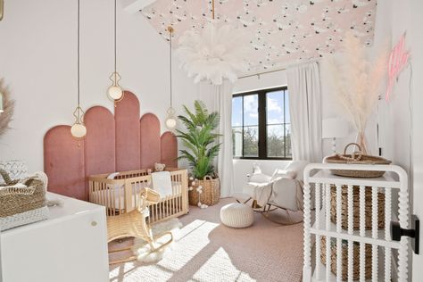 Art Deco Nursery, Baby Girl Nursery Ideas, Girl Nursery Ideas, Dani Austin, Contemporary Nursery, Chic Nursery, Nursery Room Design, Girl’s Room, Nursery Inspo