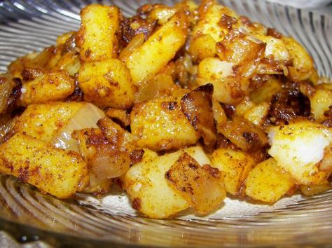 Portuguese Style Sauteed Potatoes from Food.com:   								A great way to cook your potatoes! This came from Emeril Lagasse's cookbook, New New Orleans Cooking! Enjoy! Recipes For Kids To Cook, Portuguese Potatoes, New Orleans Cooking, Emeril Lagasse Recipes, Sauteed Potatoes, Portuguese Style, Portuguese Cuisine, Recipes For Kids, Brazilian Food