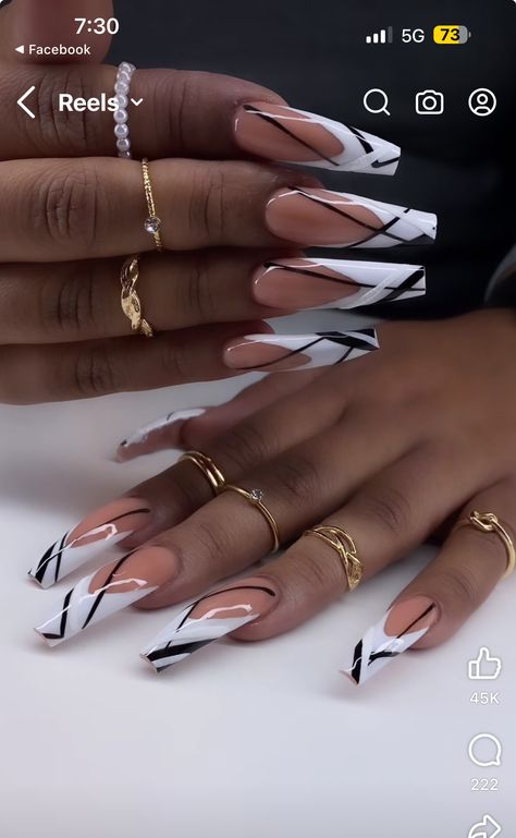 Black Nail Line Designs, Black And White Gel X Nails, Birthday Nail Ideas Almond, Nail Designs With White Polish, Silver Black And White Nails, Black And White Acrylic Nails, Almond Nail Design Ideas, Black And White Nail Design, Classy Nail Ideas