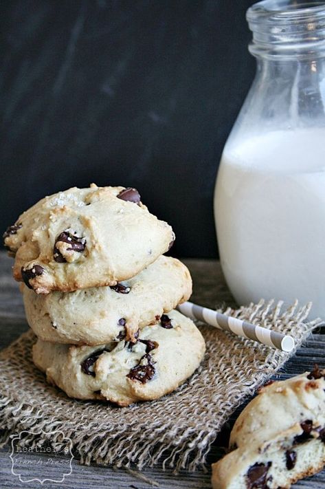 Greek Yogurt Recipes Healthy, Greek Yogurt Cookies, Yogurt Cookies, Greek Yogurt Chocolate, Cookie Buffet, Yogurt Chocolate, Clean Sweets, Coconut Dessert, Dessert Cookies