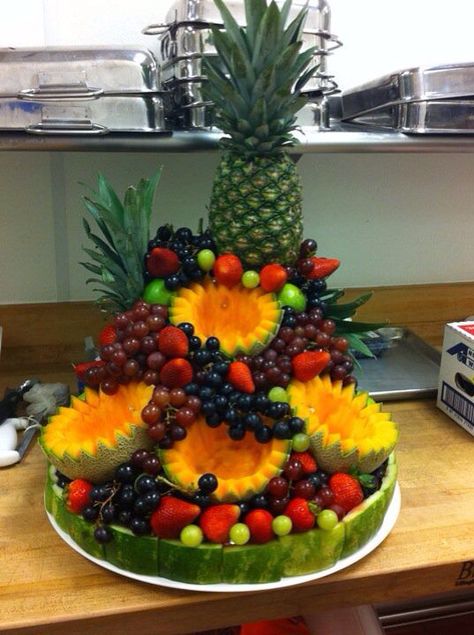 Fruit Table Wedding, Fruit Tables, Fruit Platter Ideas Party, Veggie Display, Fruit Buffet, Fruit Table, Deco Fruit, Fruit Creations, Fruit Platter Designs