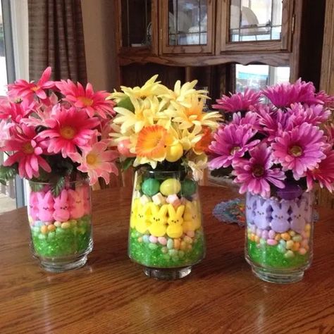 Easter Centerpieces Diy, Easter Bouquet, Easter Floral Arrangement, Easter Flower Arrangements, Easter Arrangement, Easter Flower, Easter Craft Decorations, Easter Floral, Easter Inspiration