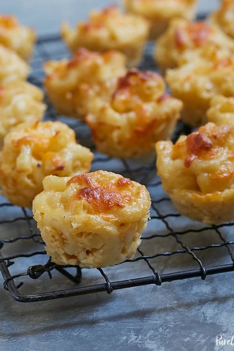 20 Quick and Easy Appetizers You Can Make in a Muffin Tin #purewow #easy #recipe #cooking #entertaining #food Mac And Cheese Rezept, Cheese Bites Recipe, Mac And Cheese Bites, Fancy Appetizers, Christmas Appetizers Party, Finger Foods Easy, Baked Mac N Cheese, Recipes Appetizers, Superbowl Snacks