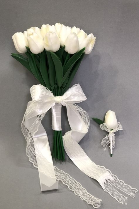 Tulip Bridal Bouquet, Flower Ceremony, Flower Bride, Tulip Wedding, Hand Flower, Bridal Bouquet Flowers, Hand Flowers, Hand Bouquet, Bouquet Bridal