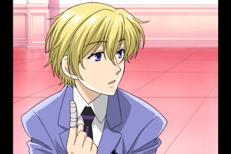 Tamaki with his bandaged finger Honey Senpai Wallpaper, Host Club Tamaki, Senpai Wallpaper, Mitsukuni Haninozuka, Honey Senpai, Club Images, High School Host Club, Ouran High School Host Club, Host Club