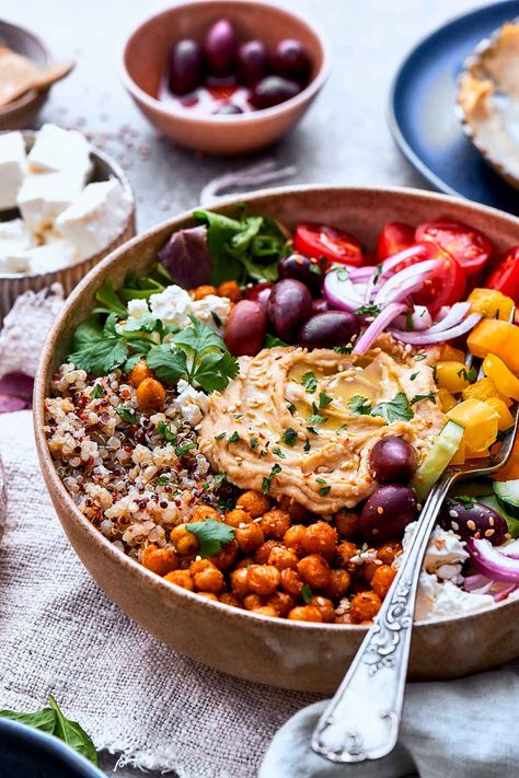 buddha bowl. Light Bowl Recipe, Buddha Bowl Ideas, Vegan Buddha Bowl Recipes, Valencia Diet, Nourishing Bowls, Mediterranean Vegetarian Recipes, Protein Salads, Budha Bowls, Travel Meals