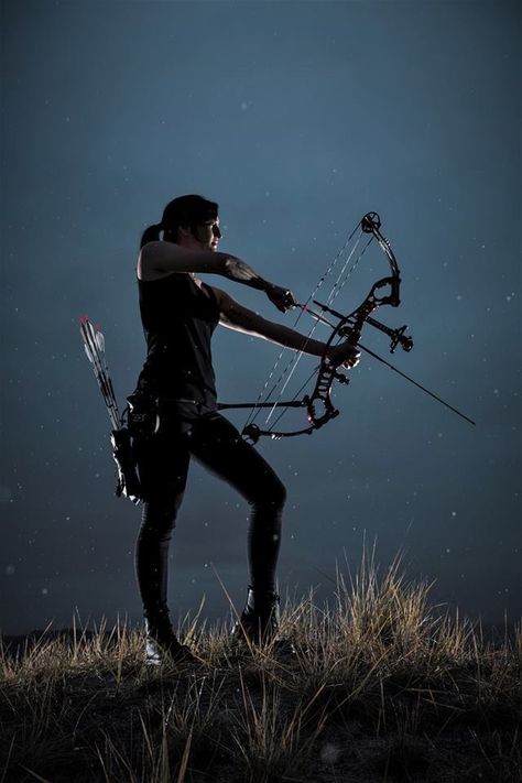 Zodiac Photography, Woman Hunter, Archery Photography, Bow Hunting Women, Archery Aesthetic, Crossbow Rack, Girl Hunting, Bow Fishing, Hunter Of Artemis