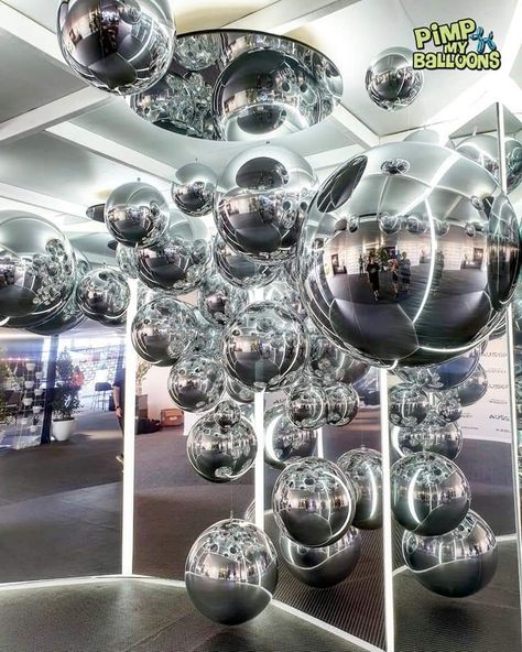 Balloons Decor, Chrome Ball, Metallic Wedding, Gender Party, Silver Balloon, Metallic Balloons, Metallic Party, New Year Designs, Balloon Backdrop