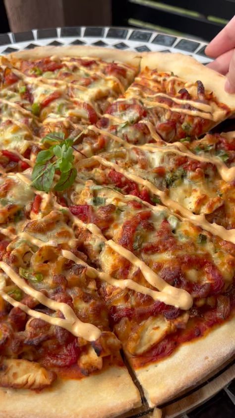 Peri Peri Chicken Pizza Recipe https://resepmamiku.com/en/peri-peri-chicken-pizza-korkyskitchenofficial_ Peri Peri Pizza, Peri Peri Chicken Tray Bake, Chicken Peri Peri, Oven Baked Peri Peri Chicken, Piti Piri Chicken, Pero Peri Chicken, Piri Piri Chicken, Peri Peri Chicken, Piri Piri