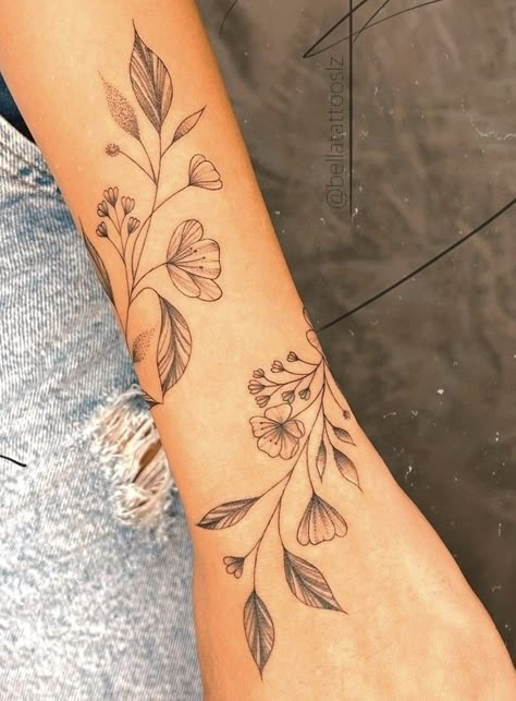 Arm Wrap Tattoo, Wrap Around Wrist Tattoos, Tattoo Modern, Around Arm Tattoo, Wrap Around Tattoo, Wrap Tattoo, Flower Wrist Tattoos, Forarm Tattoos, Tattoos For Women Flowers