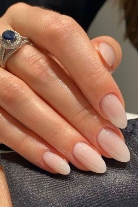 Oval Nails Gel, Simple Bridal Nails, Nails Gel Acrylic, Round Square Nails, Nails Short Oval, Short Oval Nails, Sunny Vibes, Subtle Nails, Gel Designs