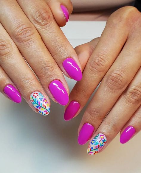 Fiesta Nail Art, Fiesta Theme Nails Mexican, Fiesta Nails Mexican Simple, Mexico Inspired Nails Art Designs, Magenta Nail Art, Fiesta Nails Designs, Mexican Theme Nails, Cinco De Mayo Nails Ideas, Mexico Nails Designs