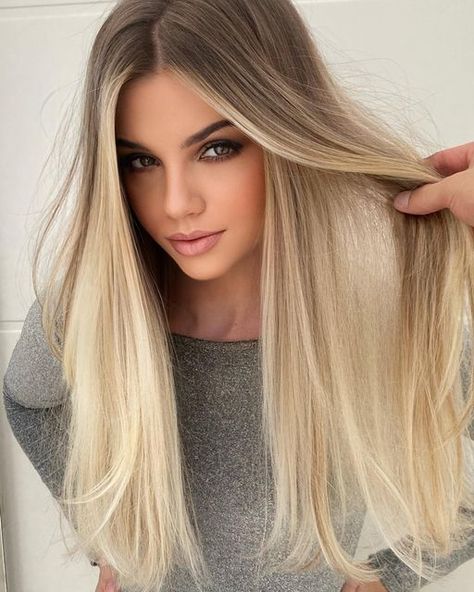 Dark Top Blonde Bottom Hair, Blond Balayage, Balayage, Blonde, Long Hair Styles, Hair Styles, Hair, Beauty, Instagram