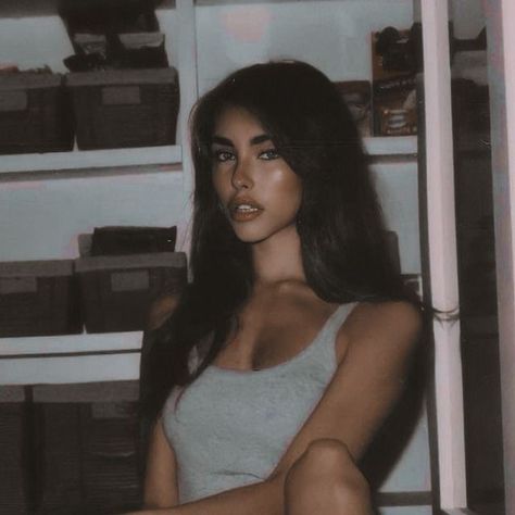 Madison Beer, Long Hair, A Woman, Beer, Hair, White, Black