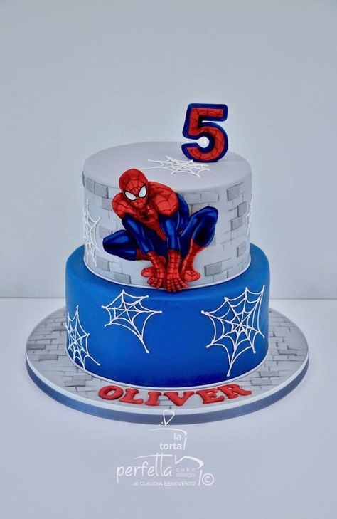 Dort Spiderman, Cake Ideas For Boys, Dc Cake, Baby Reveal Cakes, Spiderman Cake Topper, Edible Flowers Cake, Spiderman Birthday Cake, Boys 1st Birthday Cake, Roblox Cake