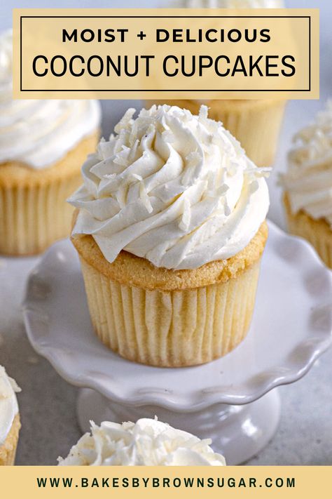 White Cupcake Recipes, Easy Vanilla Cupcakes, Moist Vanilla Cupcakes, Savory Cakes, Vanilla Cupcake Recipe, Coconut Cupcakes, White Cupcakes, Torte Cupcake, Lemon Cupcakes