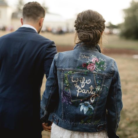 PNW Wedding & Portrait Photog on Instagram: “Forever obsessed with this jacket. #wifeoftheparty . . . . Hair | @coryreneehair  MUA | @danistevensskincare . #pnwedding #muchlove_ig…” Denim Wedding Jacket, Moon Stars Wedding, Bridal Denim Jacket, Celestial Bride, Wedding Celestial, Custom Jean, Denim Wedding, Stars Wedding, Bride Jacket