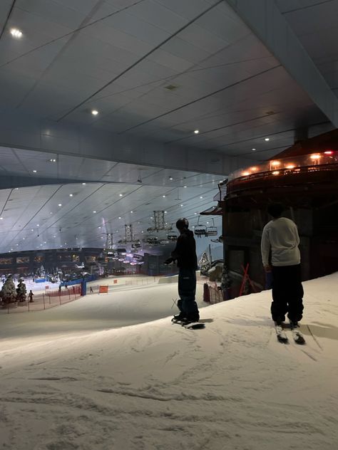 Indoor Skiing, Ski Dubai, Ski Park, Islamic Countries, Christmas Bucket List, Christmas Bucket, Spring Break, Cyberpunk, Bucket List