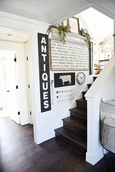 DIY stairway gallery wall - A great blog for DIY farmhouse decor & inspiration for a farmhouse style staircase gallery wall. A must pin for future gallery walls for any room of your home! Staircase Gallery Wall, Stairway Gallery, Stairway Gallery Wall, Staircase Gallery, Gallery Wall Staircase, Cozy Farmhouse Living Room, Farmhouse Living Room Decor Ideas, Decor Ikea, European Home Decor