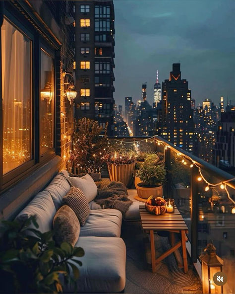 beautiful balcony city view aesthetic Credit: unknown Balcony City View Night, Apartment Downtown Aesthetic, Cozy Downtown Apartment, Small City Aesthetic, Cozy New York Apartment, City Apartment Aesthetic, Penthouse Balcony, Beautiful Balcony, View Aesthetic