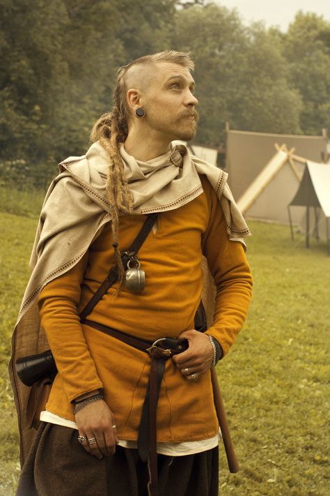 opaque: Viking Marked Djupvika part 2 I really like this series - can't wait for season 2! Viking Clothing Male, Costume Viking, Viking Garb, Viking Reenactment, Viking Dress, Medieval Clothes, Viking Men, Viking Life, Viking Costume