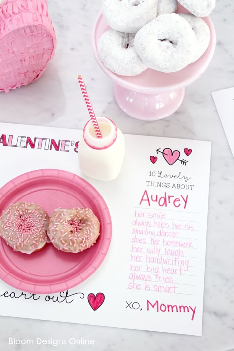 FREE Printable Valentine's Day Placemats - such a cute idea to use for parties or for February 14th!! Kids Valentine Party, Valentines For Daughter, Happy Hearts Day, Valentine Gifts For Kids, Printable Valentines, Preschool Valentines, Valentine's Day Printables, Valentine Activities, February 14th