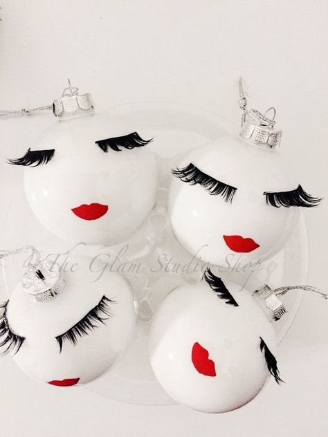 Esthetician Christmas Decor, Salon Christmas Decor, Esthetician Christmas, Christmas Lashes, Christmas Salon, Makeup Christmas Gifts, Eyelash Decor, Beauty Salon Decor, Fashion Christmas