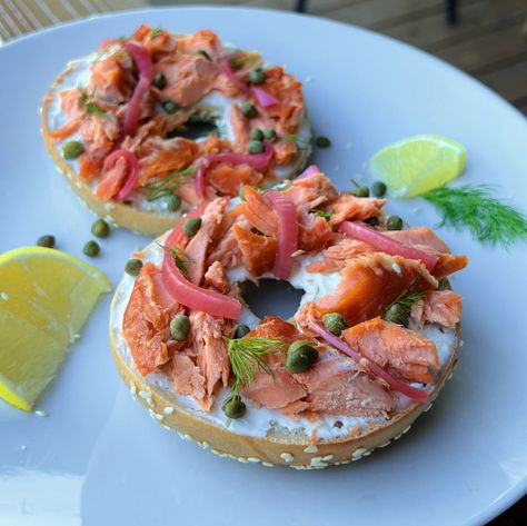 Smoked Salmon Bagel, Salmon Bagel, Flaked Salmon, Lemon Pickle, Smoked Salmon Recipes, Alaskan Salmon, Onion Relish, Pickled Onions, Breakfast Brunch Recipes