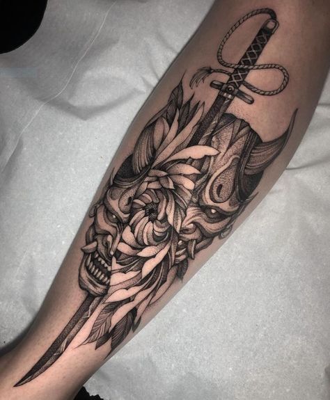 #hannya #tattoo #sword #mask #crisantemo #flower Hannya Maske Tattoo, Japanese Forearm Tattoo, Hannya Maske, Samurai Tattoo Sleeve, Oni Mask Tattoo, Oni Tattoo, Samurai Tattoo Design, Tatoo Inspiration, Graffiti Tattoo