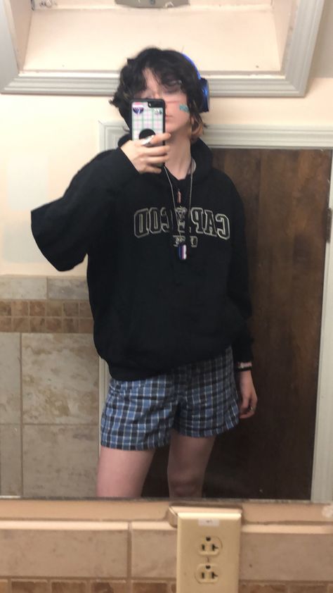 Simple Trans Masc Outfits, Trans Guy Style, Gender Fluid Outfits Aesthetic, Skirt Masc Outfit, Trans Masc Bathing Suit, Trans Masculine Outfits, Outfits For Transmen, Trans Male Fashion, Ftm Swimwear