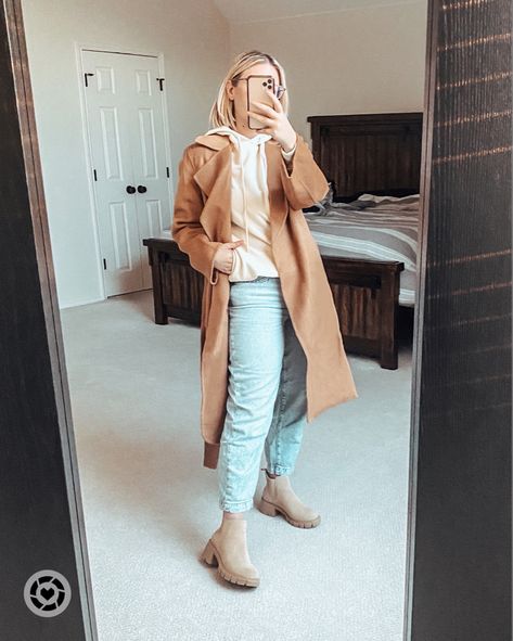 Steve Madden Howler Boot Outfits, Heeled Chelsea Boots Outfit Women, Howler Bootie Outfit, Steve Madden Booties Outfit, Cream Sweater Coat For Winter Layering, Trendy Winter Cream Booties, Beige Suede Chelsea Boots For Fall, Trendy Beige Mid-calf Boots For Winter, Tan Steve Madden Boots Outfit