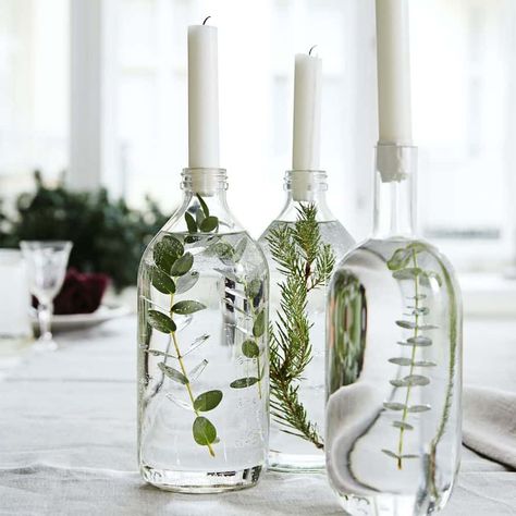 Nu har vi bara några dagar kvar här i solen och vi börjar faktiskt att längta hem lite grann. Jag Spring Diy Projects, Green Candle Holders, Diy Frühling, Beautiful Wedding Centerpiece, Rustic Wedding Decorations, Furniture Repurpose, Diy Candle Holders, בר מצווה, Green Candle