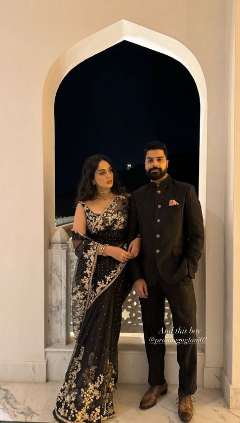 Black Saree Couple Photoshoot, Couple Indian Aesthetic, Farewell Couple Pictures, Couple Poses In Saree For Photoshoot, Saree Couple Poses, Desi Couple Poses, Engagement Couple Outfits Indian, Couple Formal Outfits, Prewedding Outfit Ideas