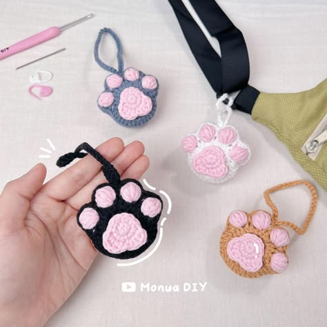 It’s been a while since I last uploaded anything due to personal reasons, but I’m back now with a new tutorial! 😁🥰 What do you guys think of this low-sew Cat Paw Bag Charm? 🐈 🐾 Check out my latest video on Monua DIY on YouTube! I’m sure it will take less than 20 minutes to create your own bag charm or keychain. Have fun crafting! (^_−)−☆ #crochet #tutorial #crocheting #bag #bagcharm #cat #catsofinstagram #catlover #catpaw #accessories #cute #diy #beginner #freepattern #crochetpattern #free... Crochet Phone Charm Tutorial, Paw Ideas, Paw Crochet, Crocheting Bag, Paw Keychain, Diy Beginner, Crochet Christmas Gifts, Accessories Cute, Cat Keychain