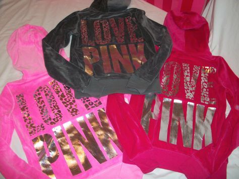 <3 Millennial Nostalgia, Pink 2000s, Pink Wardrobe, Pink Hoodies, Hoodie Weather, Mcbling Fashion, 2000s Clothes, Victoria Secret Outfits, Early 2000s Fashion