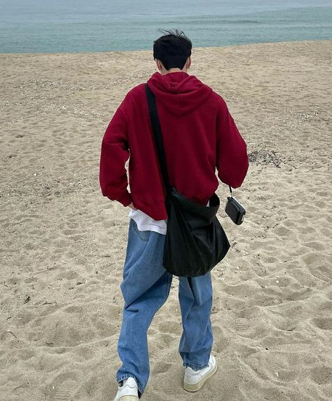 Maroon Hoodie Outfit, Red Hoodie Outfit Men, Red Aesthetic Outfits, Hoodie Outfit Men Streetwear, Outfits For Males, Red Hoodie Outfit, Guy Outfits Aesthetic, Guy Aesthetic Outfits, Hoodie Outfit Men