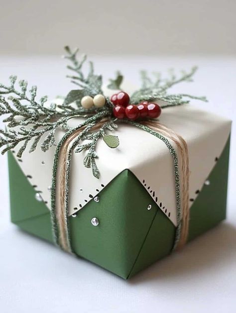 Make your presents look good with creative gift wrapping ideas this holiday season. From rustic charm to elegant luxury, you won’t believe how easy these DIY projects are! Rudolph Wrapping Ideas, Gift Wrap Accessories, Candy Cane Gift Wrapping Ideas, Holiday Gift Wrapping Ideas Creative, Wrapping Xmas Gifts, Cute Christmas Present Wrapping Ideas, Gift Wrapping Chocolates, Special Wrapping Ideas, Beautiful Present Wrapping