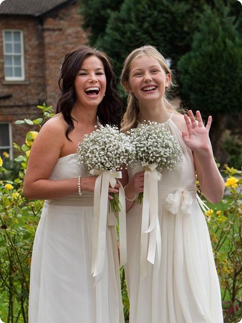 Gypsophila Wedding, Prettiest Bouquet, Ribbon Bouquet, All White Wedding, Babies Breath, Bridal Magazine, White Wedding Bouquets, White Bouquet, Bridesmaid Flowers