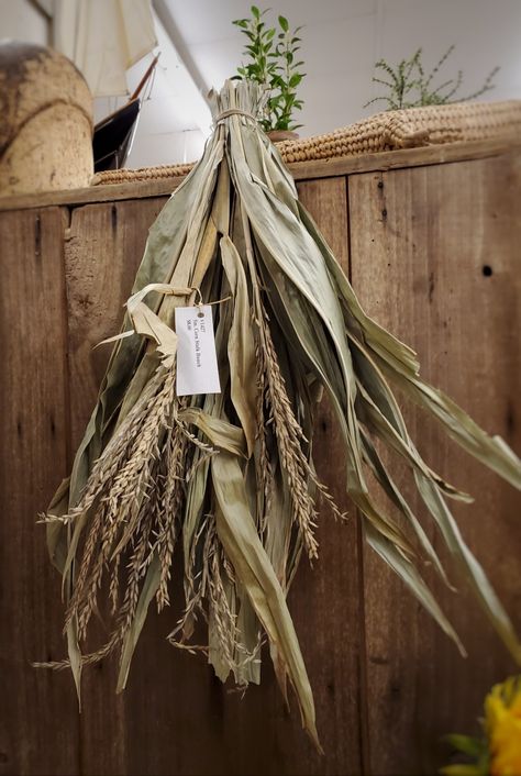 Dried Corn Stalks Decor, Corn Stocks Decoration, Cornstalk Decor, Corn Stalks Decorations, Corn Stalk Decor, Dried Corn Stalks, Corn Decor, Corn Husk Crafts, Primitive Fall Decor