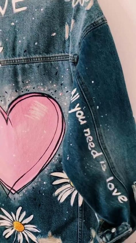 Painting Ideas On Jean Jacket, Hand Painted Sweatshirt Diy, Art On Jacket, Sunflower Denim Jacket, Jean Jacket Decorating Ideas, Decorate Jean Jacket Diy, Paint On Jean Jacket, Denim Jacket Back Design, Painted Jean Jacket Diy