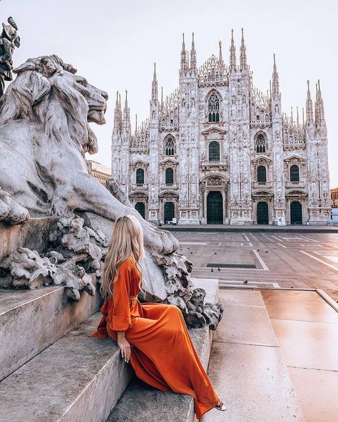 🌻FASHION & INSPIRATION🌻 on Instagram: “🌎 Milan, Italy 🇮🇹 Via: @womanslook By: @cherrielynn 💕 #milano” Milan Italy Travel, Milan Duomo, Italy Trip Planning, Milan Travel, Milan Cathedral, Italy Pictures, Foto Poses, Italy Photo, Milan Italy