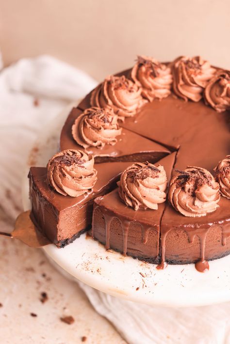 French Silk Cheesecake, Baked Chocolate Cheesecake, Mocha Cheesecake Recipe, Cheesecake Chocolate, Chocolate Ganache Cheesecake, Best Chocolate Cheesecake, Double Chocolate Cheesecake, Mocha Cheesecake, Wedding Cheesecake